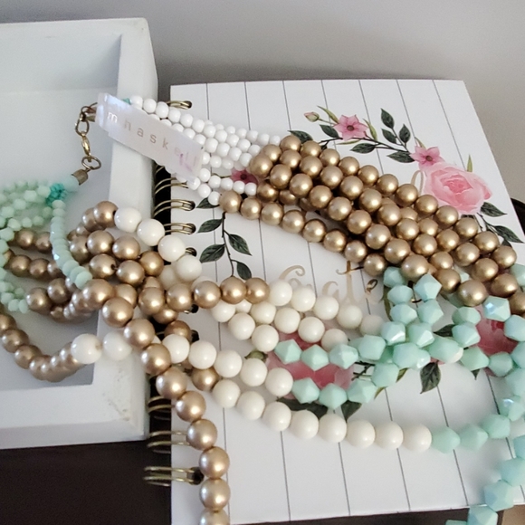 NECKLACE - Picture 2 of 4